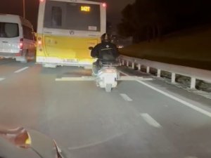 Motosikletle Demir Profil Taşıyan Sürücü Trafiği Tehlikeye Soktu