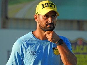 Alaçatıspor’da Teknik Direktör Yılmaz İle Yollar Ayrıldı