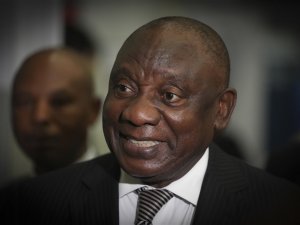 Anayasayı İhlalle Suçlanan Güney Afrika Devlet Başkanı Ramaphosa, Parlamentoda Aklandı