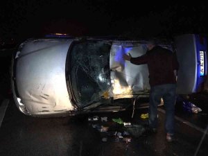 Yağmur Sebebiyle Kayganlaşan Yolda Otomobil Takla Attı: 4 Yaralı