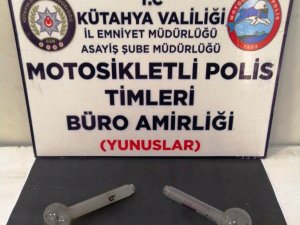 Yunus Timleri Bir Kişinin Üzerinde Uyuşturucu Ele Geçirdi