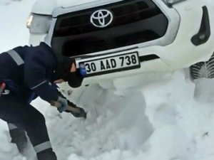 Vedaş Ekipleri Onarım İçin Gittikleri Bölgede Tipiye Yakalandı