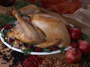 Yeni Yıl Akşamının Lezzeti: Kestaneli, Bademli Yılbaşı Hindisi