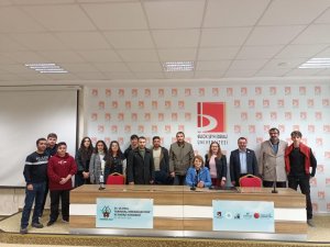 Eğitim Müsteşarı Nasibova Azeri Öğrencilerle Bir Araya Geldi