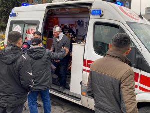 Kırmızı Işıkta Geçti, Zincirleme Kazaya Sebep Oldu: 5 Yaralı