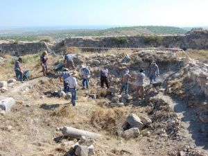 Silifke Kalesinde Kazı Ve Restorasyon Çalışması Başladı