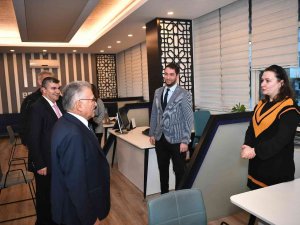 Başkan Büyükkılıç, Alo 153 Ve Beyaz Masa’yı Ziyaret Etti