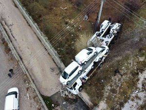 Sıfır Araçlar Oyuncak Araba Gibi Sağa Sola Savruldu