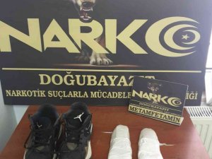 İ̇ran Uyruklu Şahsın Ayakkabısında Metamfetamin Ele Geçirildi