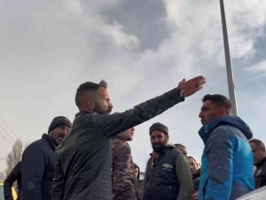 Vatandaştan Polise ’Geç Geldin’ Tepkisi: "15 Kişi 1 Kişiyi Dövdü, Şimdiye Kadar Neredeydiniz"