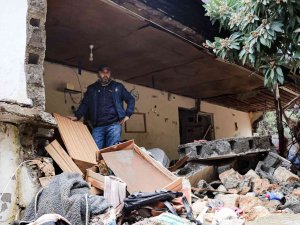 Finike’de Sel Sularının Yıktığı Evden Kurtarılan Çocukların Babası: "Allah, Devletten Razı Olsun"