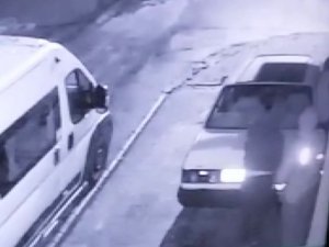Yıllarca Emek Vererek Yaptırdıkları Otomobilin İç Donanımları Parça Parça Çalındı