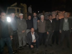 Burhaniye’de Arıcılara Şeker Dağıtıldı