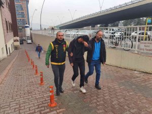 Kamyonetleri Çalıp Parçalayan Zanlı 800 Saatlik Güvenlik Kamerası İncelenerek Yakalandı