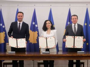 Kosova, Ab’ye Üyelik Başvurusunu İmzaladı