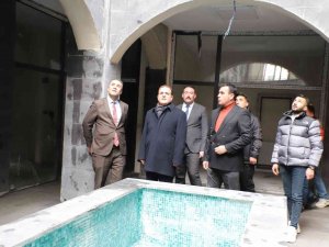 Vali Akbıyık "Hakkari Gelişiyor Ve Dönüşüyor"