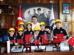 Badminton Sporcuları Gmi̇s’i Ziyaret Etti