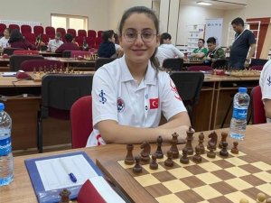 Satranç Şampiyonu Gaziantep Kolej Vakfı’ndan