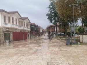 ’Turuncu Kod’ İle Uyarılan Manavgat’ta Korkulan Olmadı
