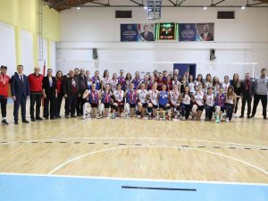 Aydın’da ’Okullar Arası Genç Kızlar Voleybol Şampiyonası’ Tamamlandı