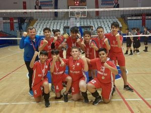 Voleybol’da Manisa Şampiyonları Turgutlu’dan