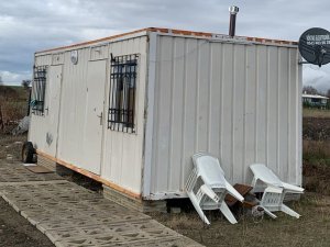 Başkasına Ait Konteyneri Satmaya Çalışan 2 Kişi Tutuklandı