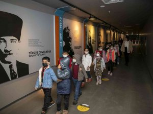 Minikbüs Projesiyle Mersin’deki Öğrenciler Kent Turu Yapıyor