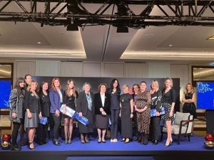 "Senenin Yıldız Kadınları" Ödüllendirildi