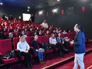 Yks Ve Lgs’ye Hazırlanan Öğrencilere Motivasyon Semineri