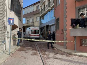 Apart Otelde Biri Kadın İki Gencin Cesedi Bulundu