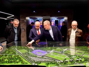 Mehmet Büyükekşi’den, Medipol Başakşehir’e Ziyaret