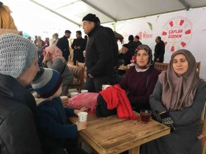 Esenler’de Vatandaşlar Çayla Isındı