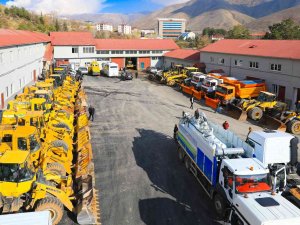 Bitlis Belediyesi 55 Araç 80 Personelle Kışa Hazır