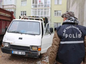 Pazarcı Esnafının Kamyonetlerinin Akülerini Tam 11 Kez Çaldılar