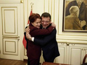 İ̇mamoğlu Ve Akşener Karar Sonrası Birbirlerine Böyle Sarıldı