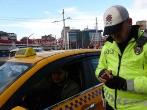 Taksim’de Taksimetre Açmayan Ve Pazarlık Yapan Taksicilere Ceza Yağdı
