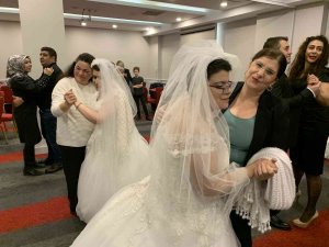 Damla Ve Selda Kardeşlerinin ’Beyaz Gelinlik’ Hayalleri Gerçek Oldu