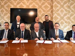 Uşak Üniversitesi İle Liseler Arasında Sosyal Ve Bilimsel İşbirliği Protokolü İmzalandı