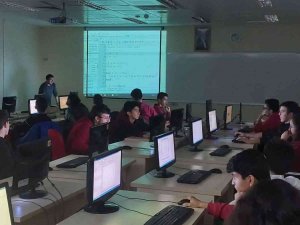 Lise Öğrencilerine Dinamik Matematik Yazılımı Eğitimi