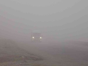 Yüksekova’da Yoğun Sis: Görüş Mesafesi 5 Metreye Düştü