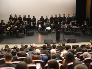 Üniversite Öğrencilerinden Konser