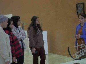 Atık Camlara Dokundu, Ortaya Çıkan Eserler İle Sergi Açtı