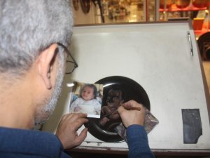 Erzincanlı Ressam, Sanatını Bakır Tabakların Üzerinde İcra Ediyor