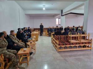 Karlıova Kaymakamı Gilan, Köy Halkının Sorunlarını Dinledi