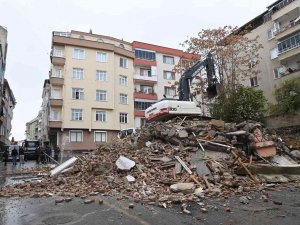 Metruk Yapılar Yıkılıyor