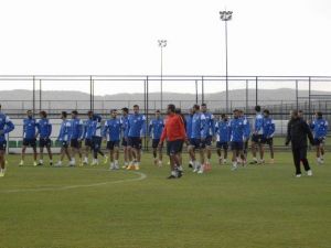 Antalyaspor Yeni Sezon Hazırlıklarını Yağmur Altında Sürdürdü