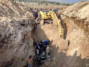 Kilis’te Su Kanalı Kazısında 2 İşçi Toprak Altında Kaldı