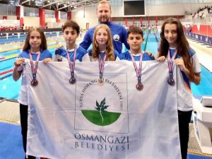 Osmangazili Kulaçlar Madalyaya Doymuyor