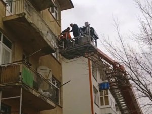 Hapis Cezası Olan Hırsız Balkonda Yakalandı