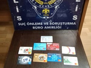 Çalıntı Kartlarla Yakalanan Hırsızlık Zanlısı Tutuklandı